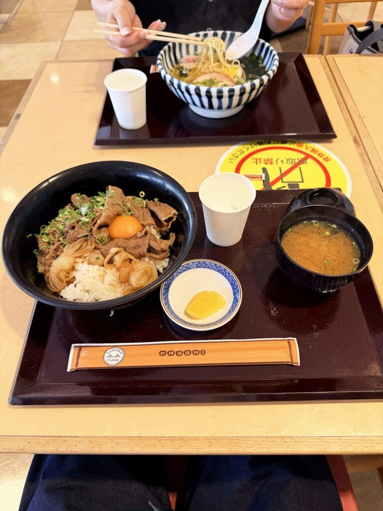 与島パーキングエリア　オリーブ牛すき焼き丼