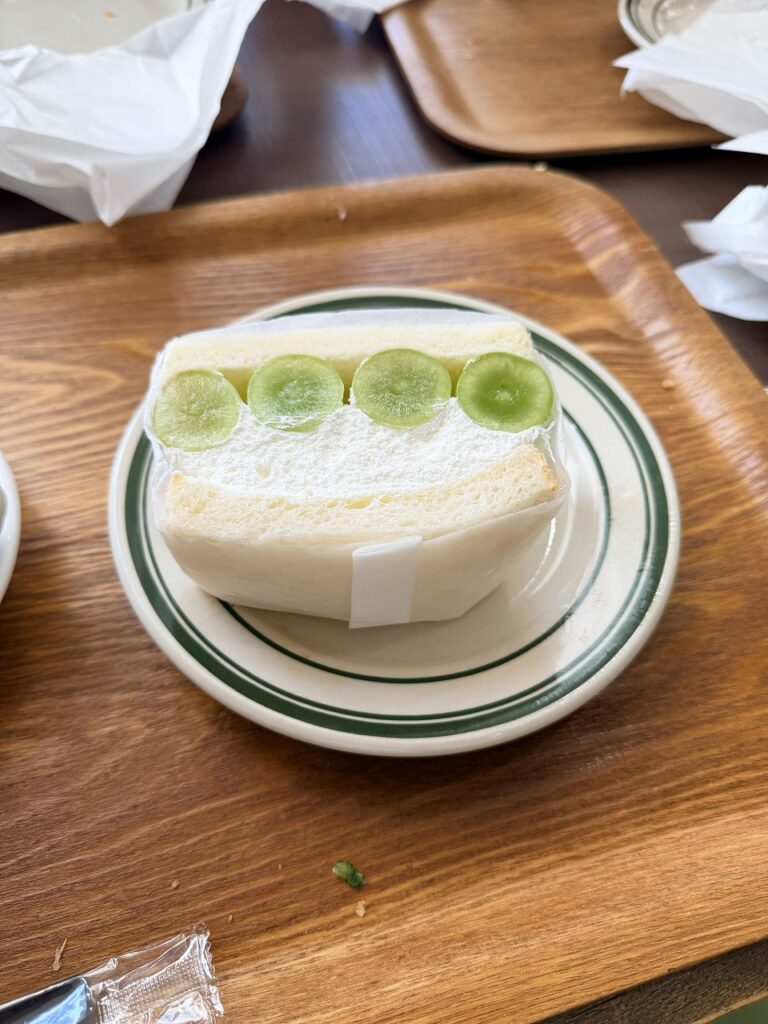 NICOLAO Espresso & Sandwich　シャインマスカットのサンドイッチ