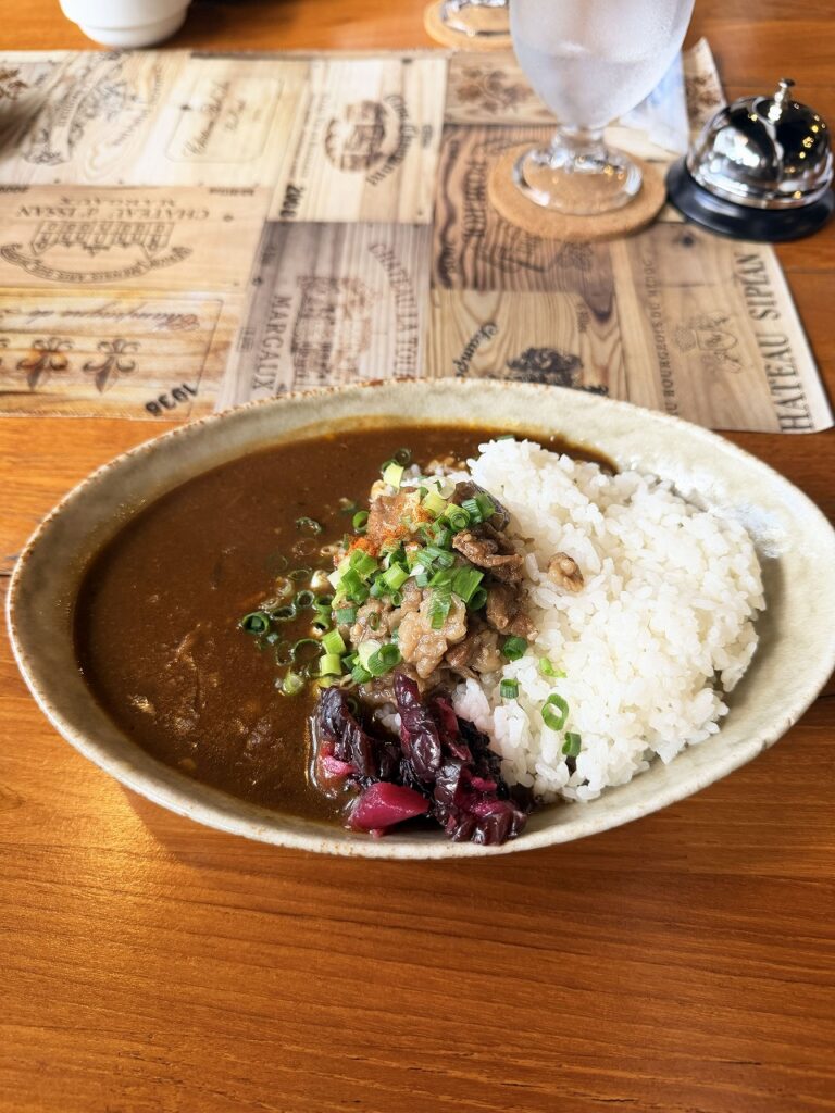 Live Cafe Restaurant Bishop 牛筋のカレーライス!