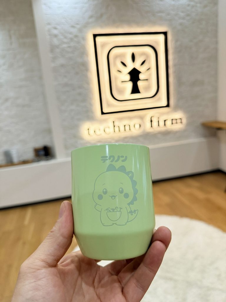 テクノン、テクノファームのイメージキャラクターをレーザー刻印しました。