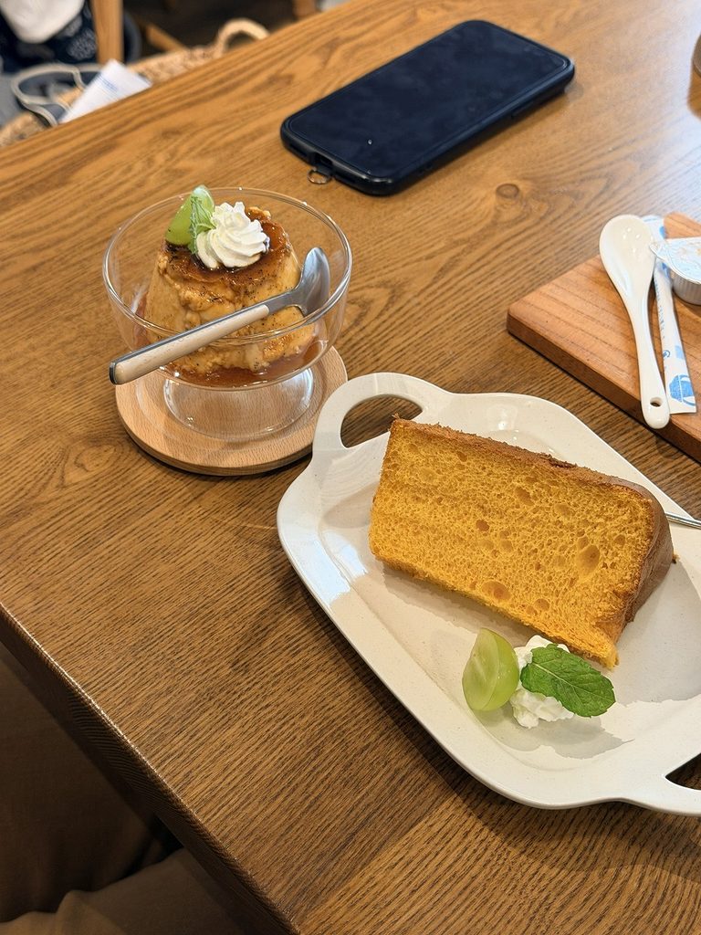 糀ごはんカフェ Mogu mogu シフォンケーキ と糀プリン。